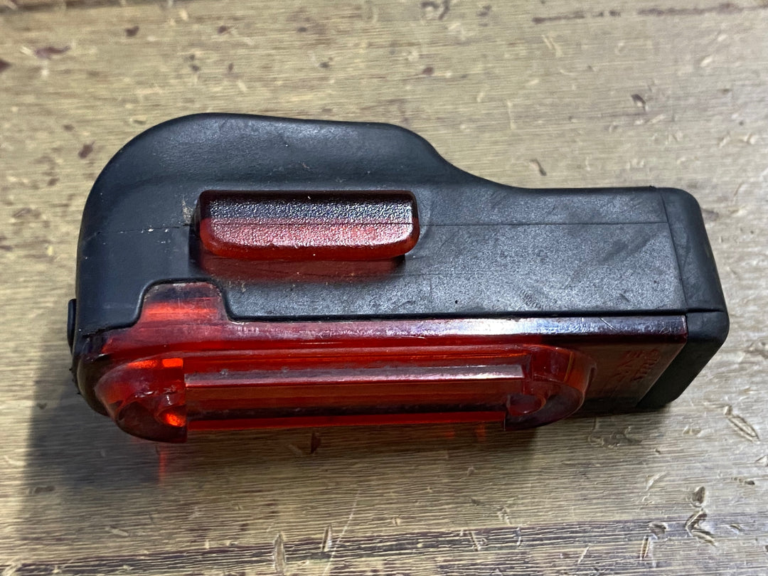 KR420 レザイン LEZYNE STRIP REAR150 テールライト 点灯確認済み
