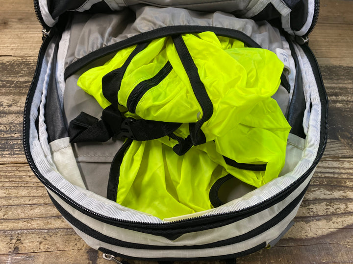 JT518 ドイター deuter superbike 18 EXP リュック バックパック 黒