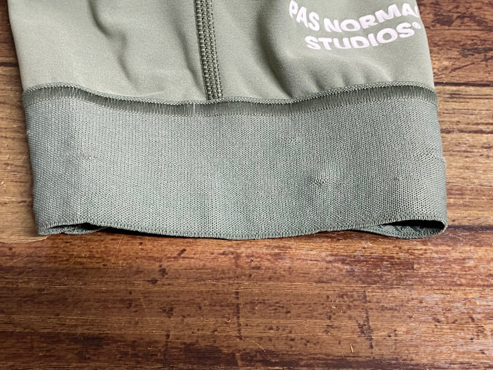 JY525 パスノーマルスタジオ PAS NORMAL STUDIOS Essential Thermal Bibs ビブショーツ オリーブ レディース S ※裾ゴム切れ