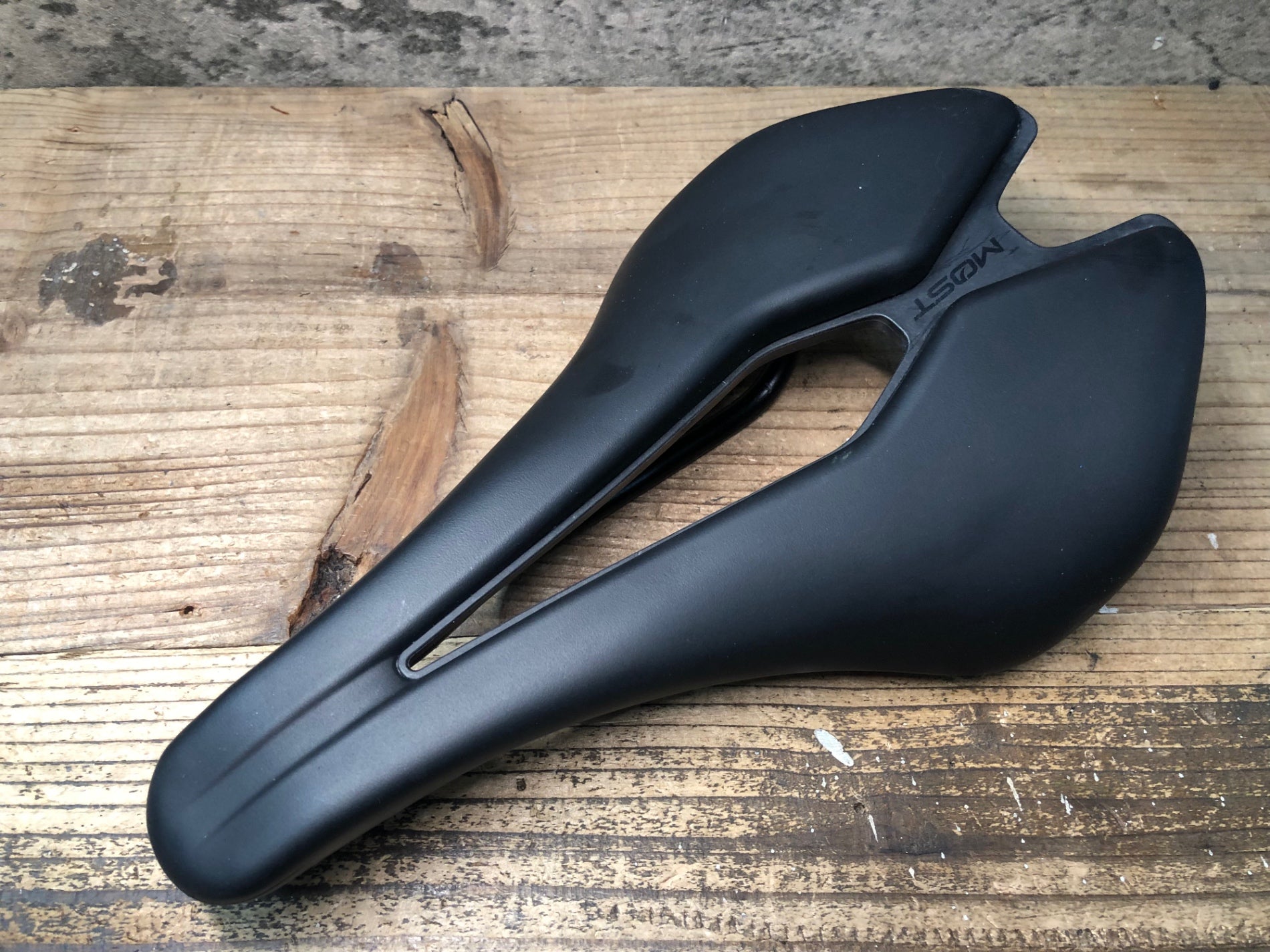 もずく JG987 モスト MOST リンクス LYNX サドル 黒 マンガネーゼレール