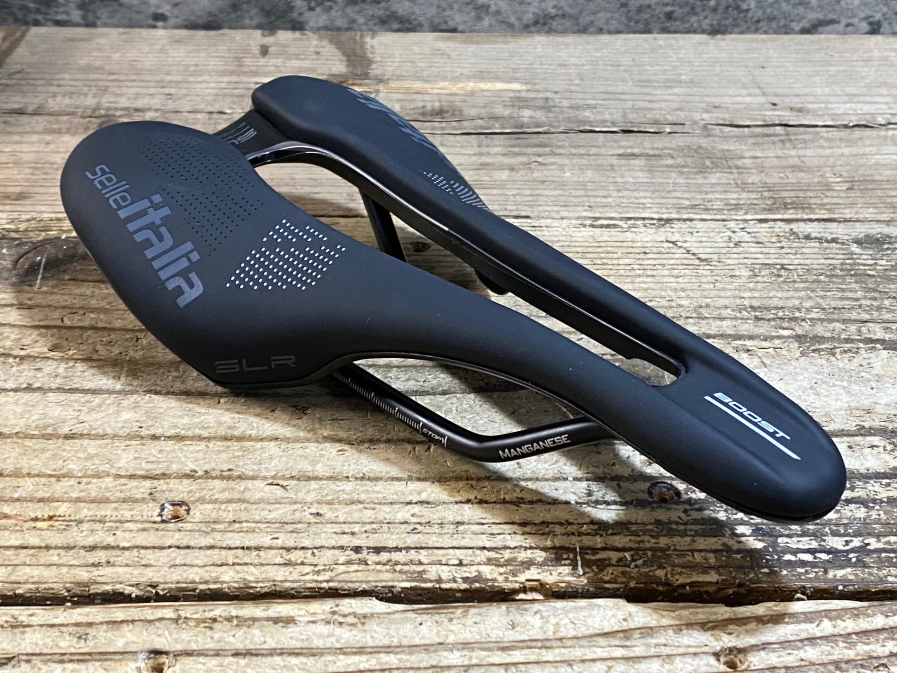 KC303 セライタリア selle italia SLR BOOST TM SUPERFLOW サドル 黒