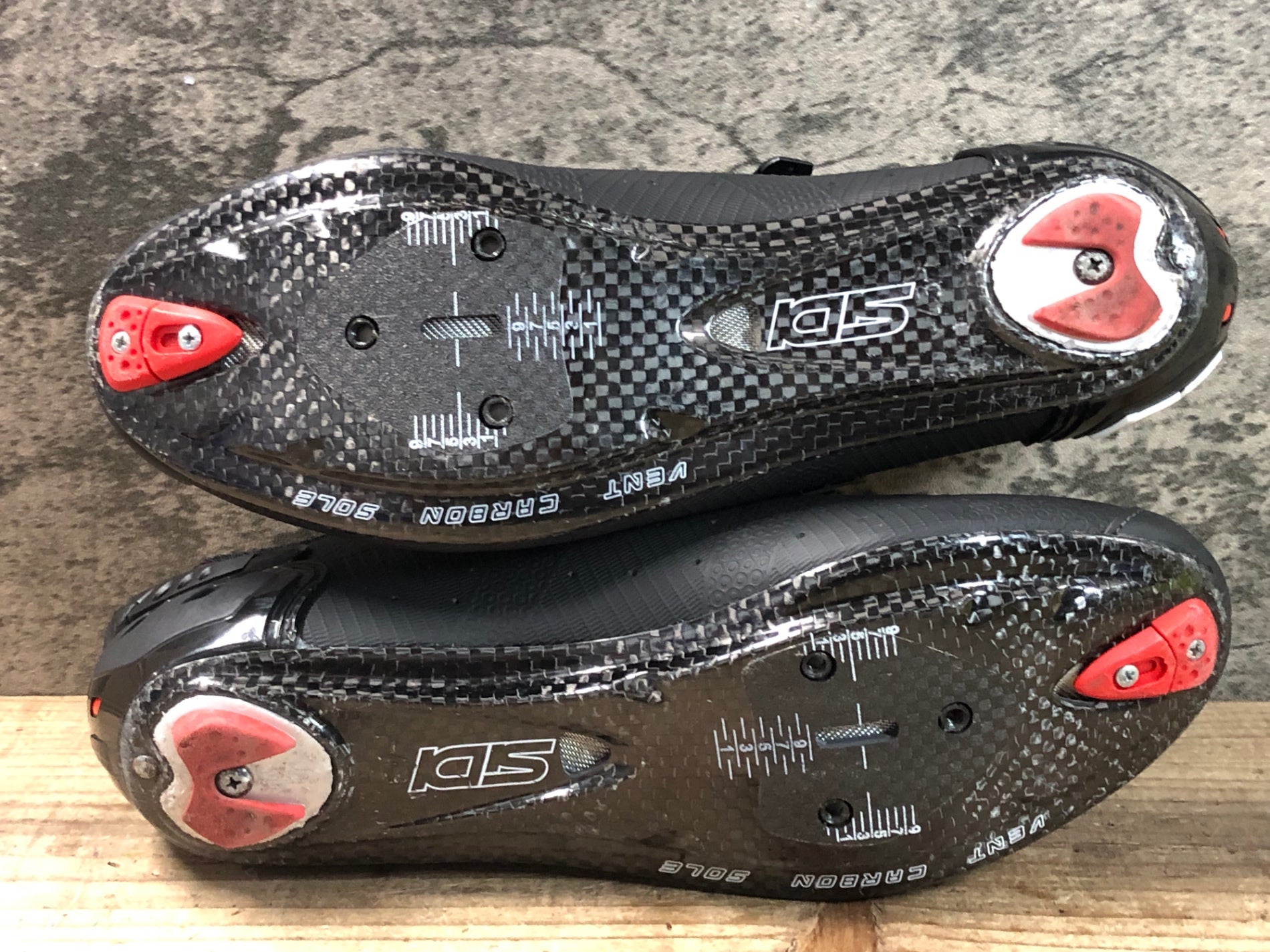 JU977 シディ SIDI WIRE 2 CARBON ビンディングシューズ 3穴 黒 EU43