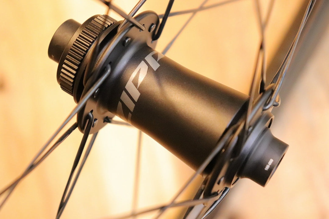 ジップ ZIPP 303 FIRECREST DISC カーボン チューブレスレディ ホイールセット シマノ 11S/12S フックレス 【芦屋店】