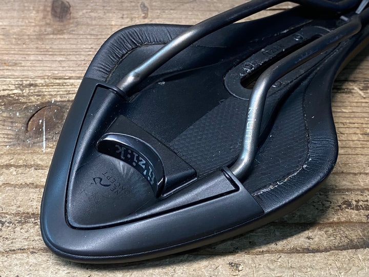 JP001 フィジーク fizik アリオネ ARIONE OPEN R3 REGULAR サドル 黒 青 kiumレール