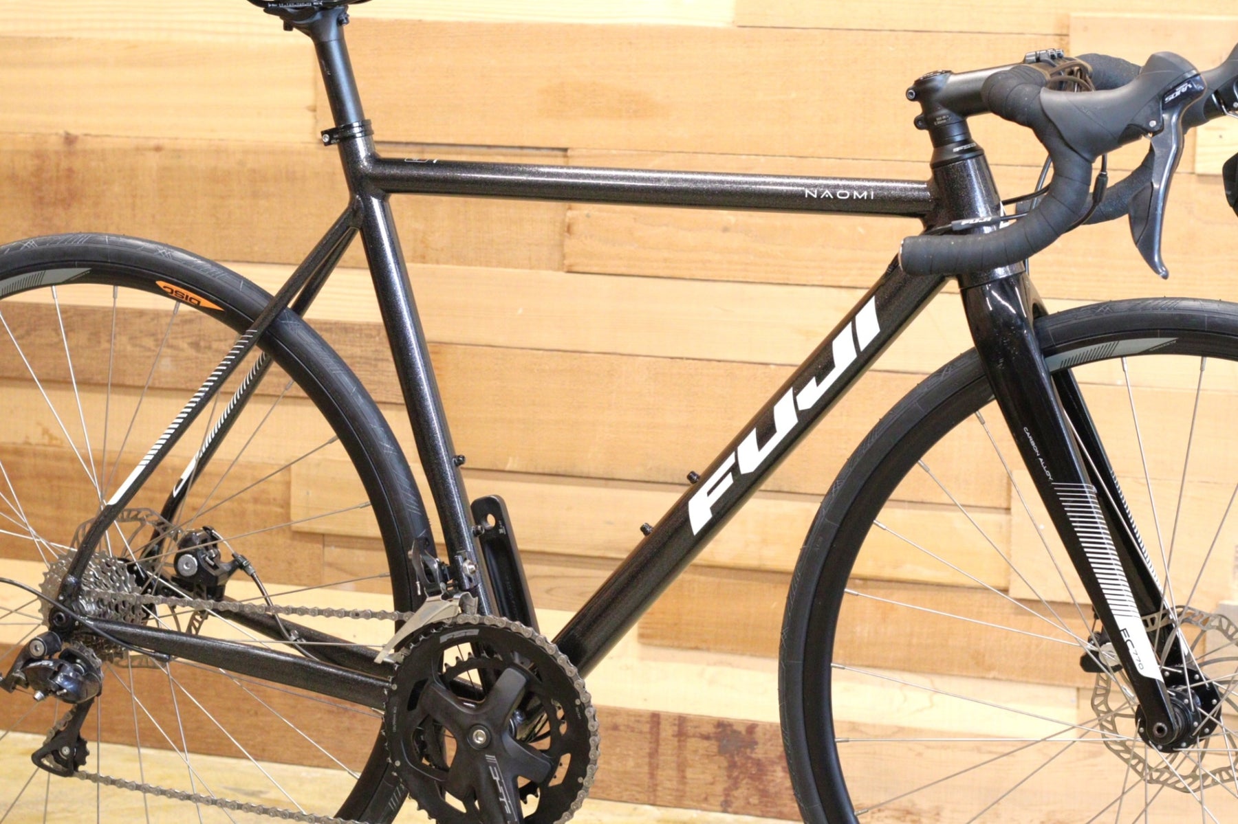 【ロードバイク】FUJI NAOMI 2×9s SORA 25c フジ FUJI ナオミ NAOMI DISC 2024 54サイズ シマノ ソラ R3000 MIX 9S