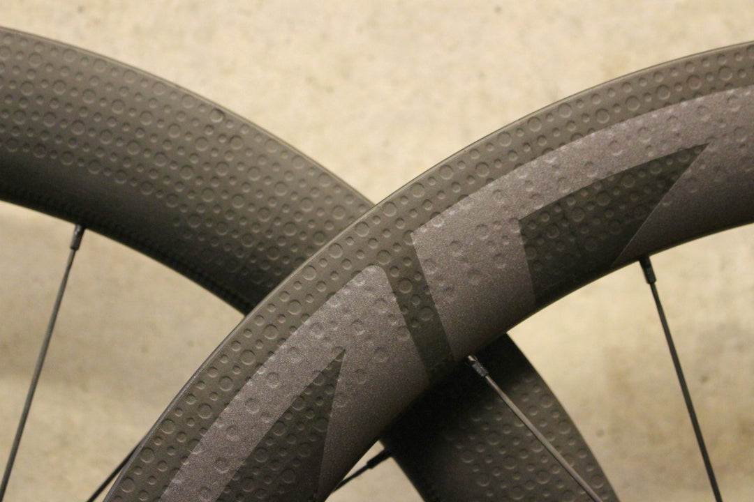 未使用品 ジップ ZIPP 404 ファイヤークレストディスク Firecrest Tubeless Disc シマノ 12/11S カーボン フックレス チューブレス ホイールセット 23C 【福岡店】