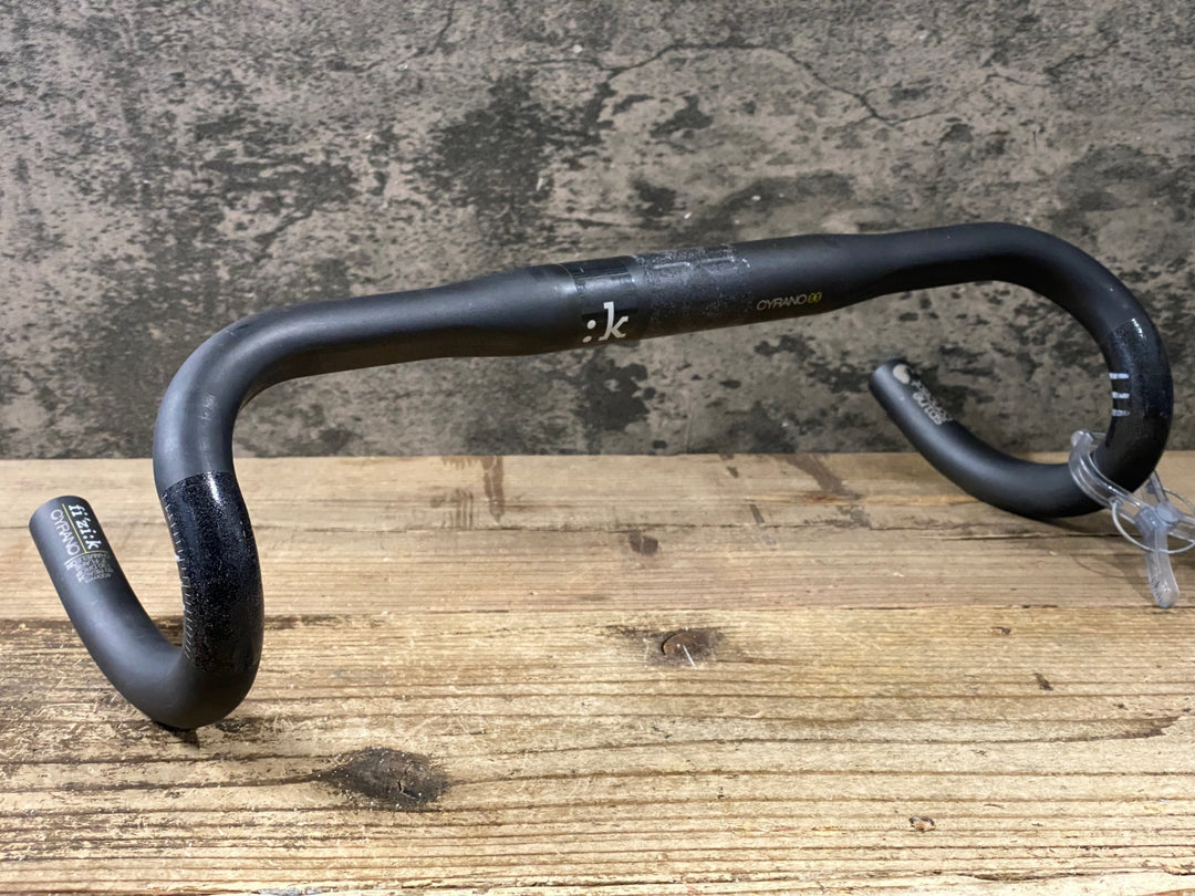 KH822 フィジーク fizik CYRANO 00 カーボン ドロップハンドル ブラケットC-C400mm Φ31.8 ※クランク部凹みのためジャンク