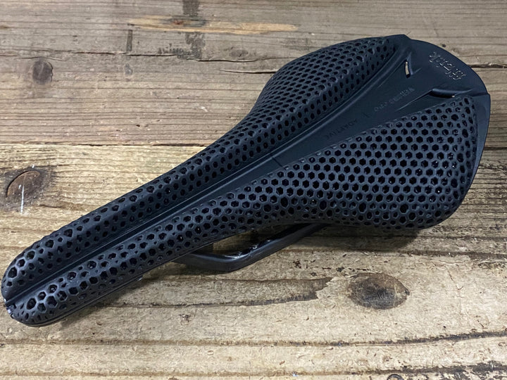 KO853 フィジーク fizik ANTARES VERSUS EVO R1 ADAPTIVE サドル カーボンレール 139mm