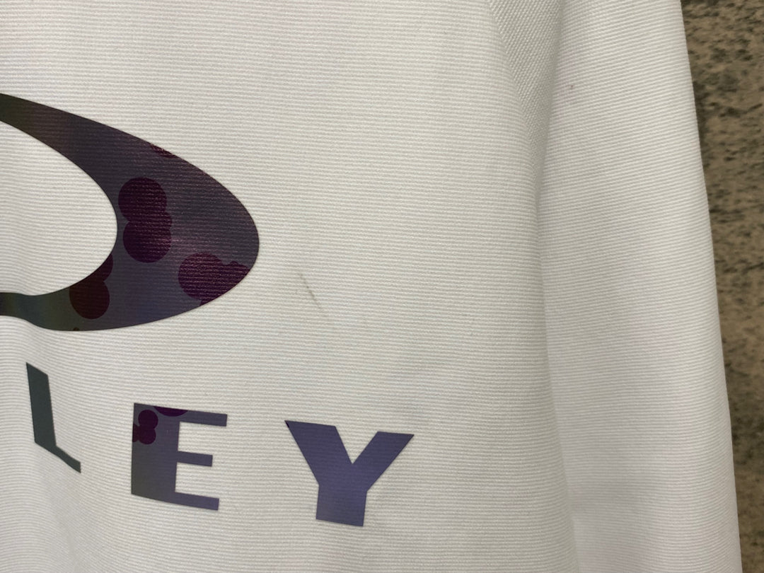 KP749 オークリー OAKLEY 長袖 フーディ パーカー 白 M ※汚れ