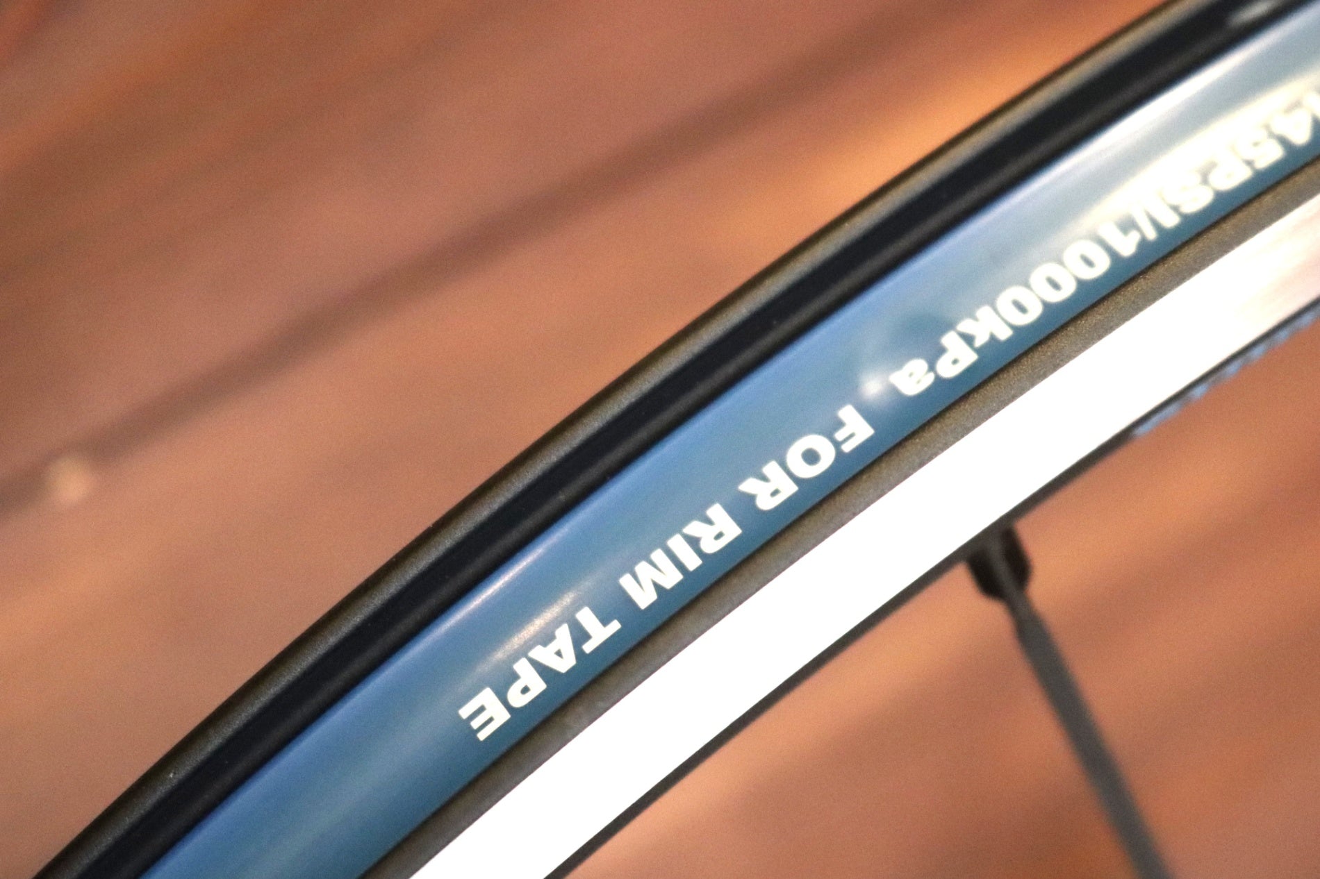 シマノ SHIMANO WH-RS300 アルミ クリンチャー フロントホイール