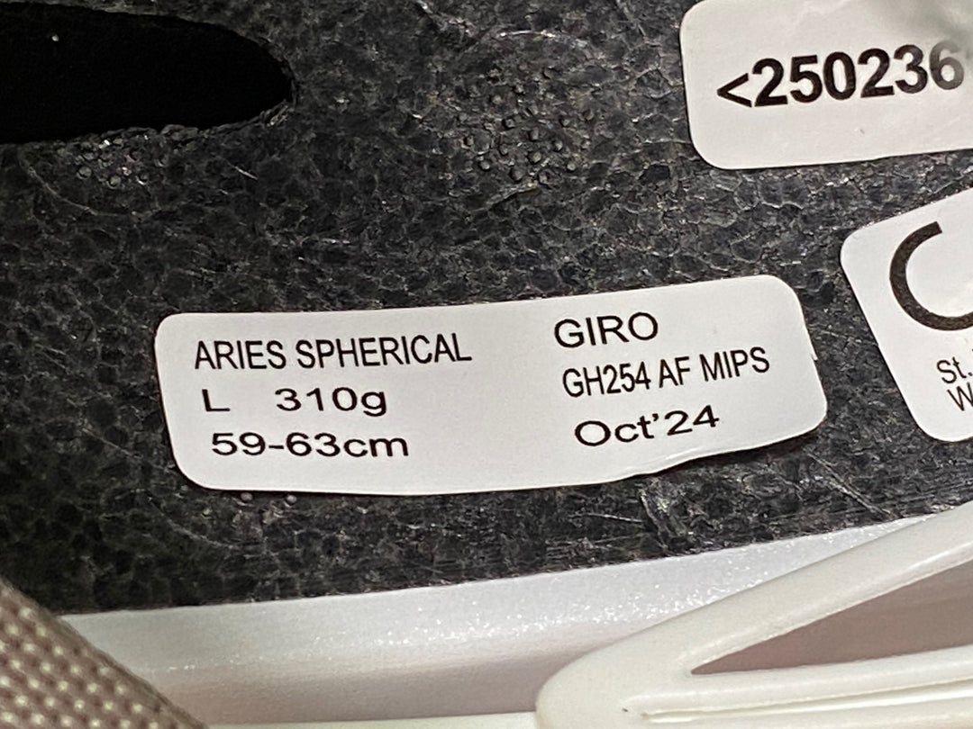 JO439 ジロ GIRO アリーズ スフェリカル ARIES SPHERICAL AF ヘルメット L 白 24/10製造