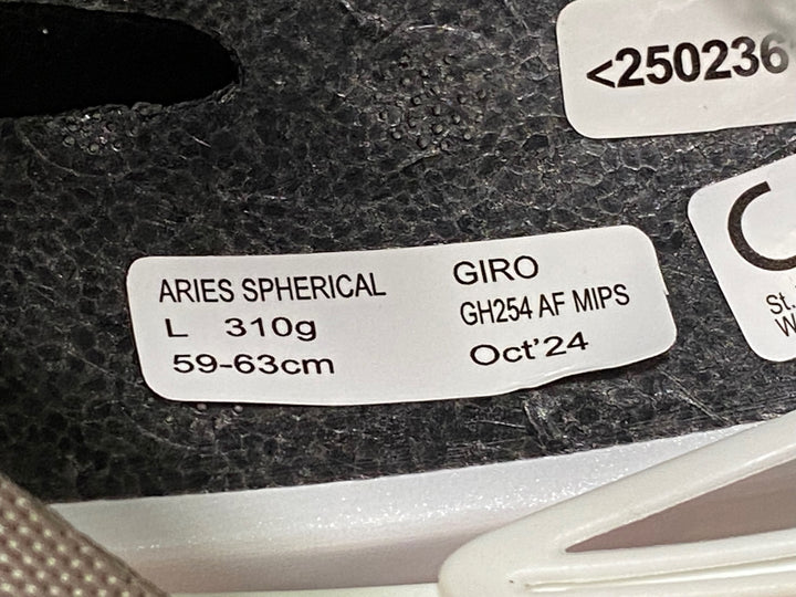 JO439 ジロ GIRO アリーズ スフェリカル ARIES SPHERICAL AF ヘルメット L 白 24/10製造
