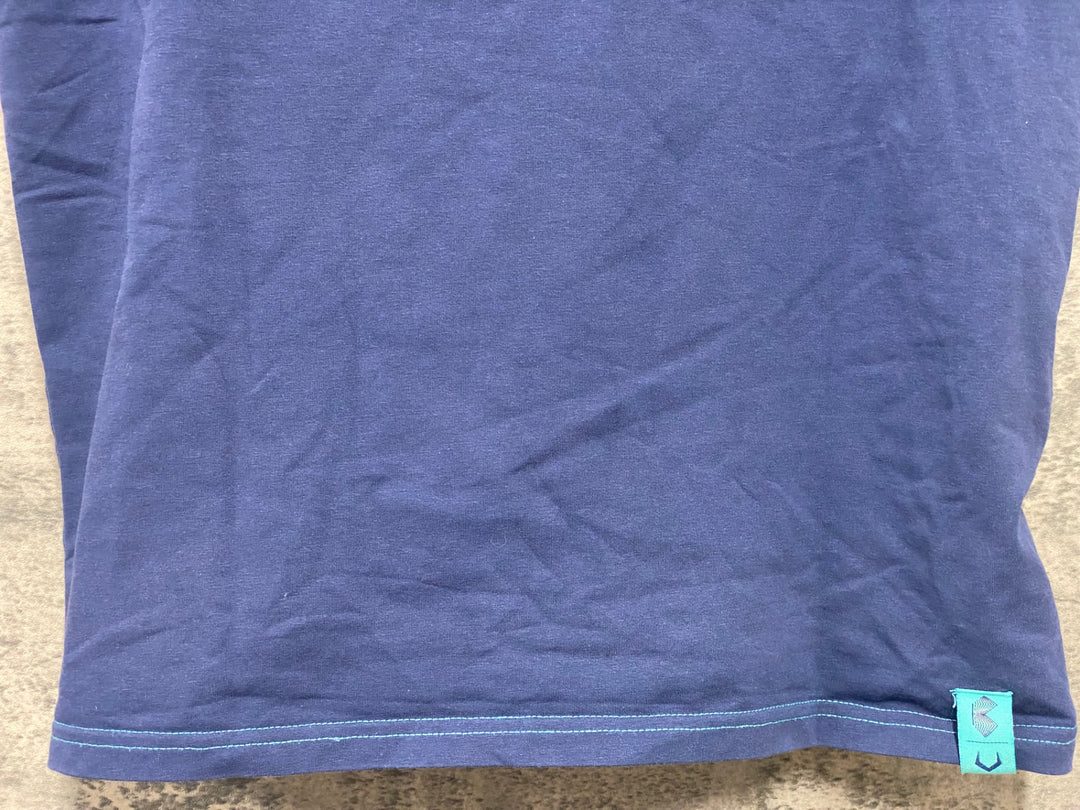JV526 VALOUR 半袖 Tシャツ 濃紺 サイズ不明 BAHRAIN VICTORIOUS