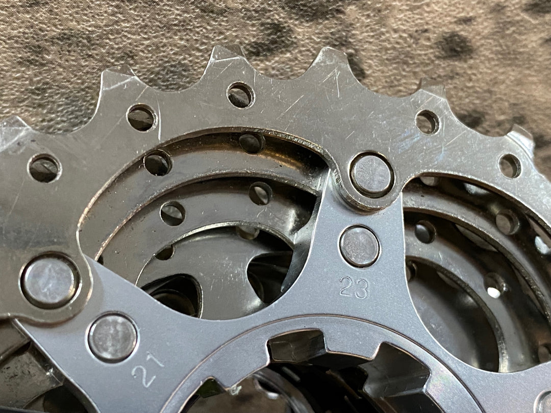 IU771 シマノ SHIMANO 105 CS-5700 スプロケット 12-25T 10s