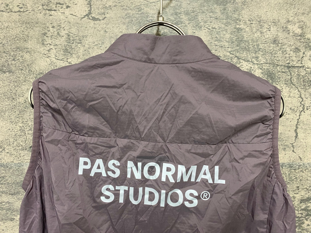 KA514 パスノーマルスタジオ PAS NORMAL STUDIOS ESSENTIAL INSULATED GILET ジレ サイクルベスト パープル M