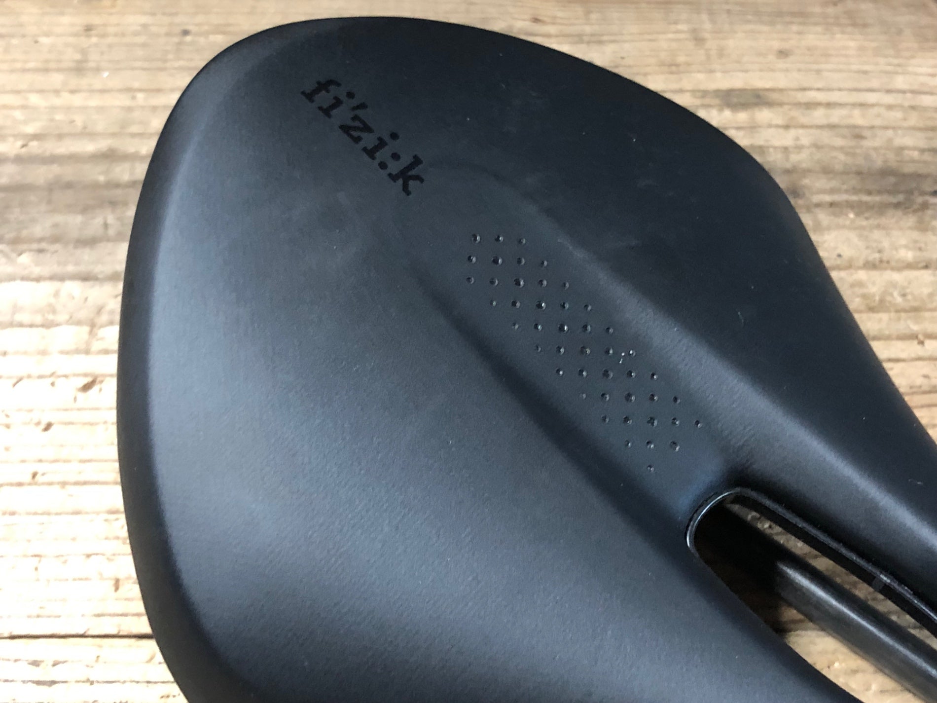 KE995 フィジーク fizik ALIANTE TEMPO R1 サドル カーボンレール