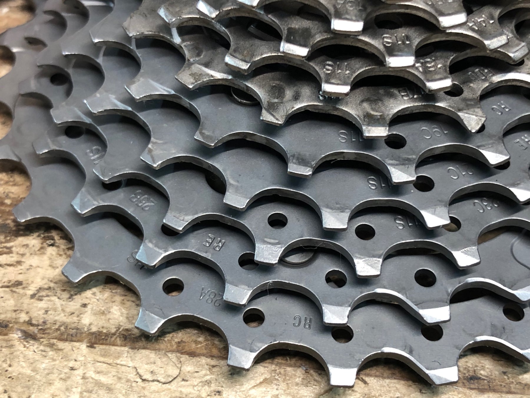 JH445 シマノ SHIMANO デュラエース DURA-ACE CS-R9100 スプロケット