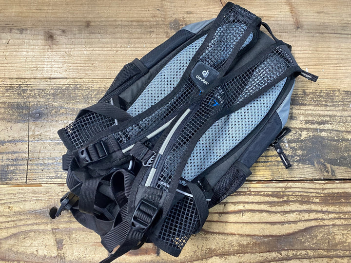 KE816 ドイター deuter RACE リュック バックパック 黒 グレー