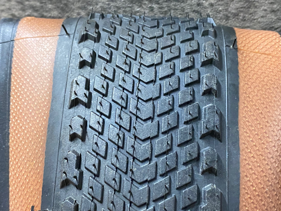 KC358 ピレリ PIRELLI Cinturato GRAVEL H タイヤ 45x700c 黒/茶 2本セット