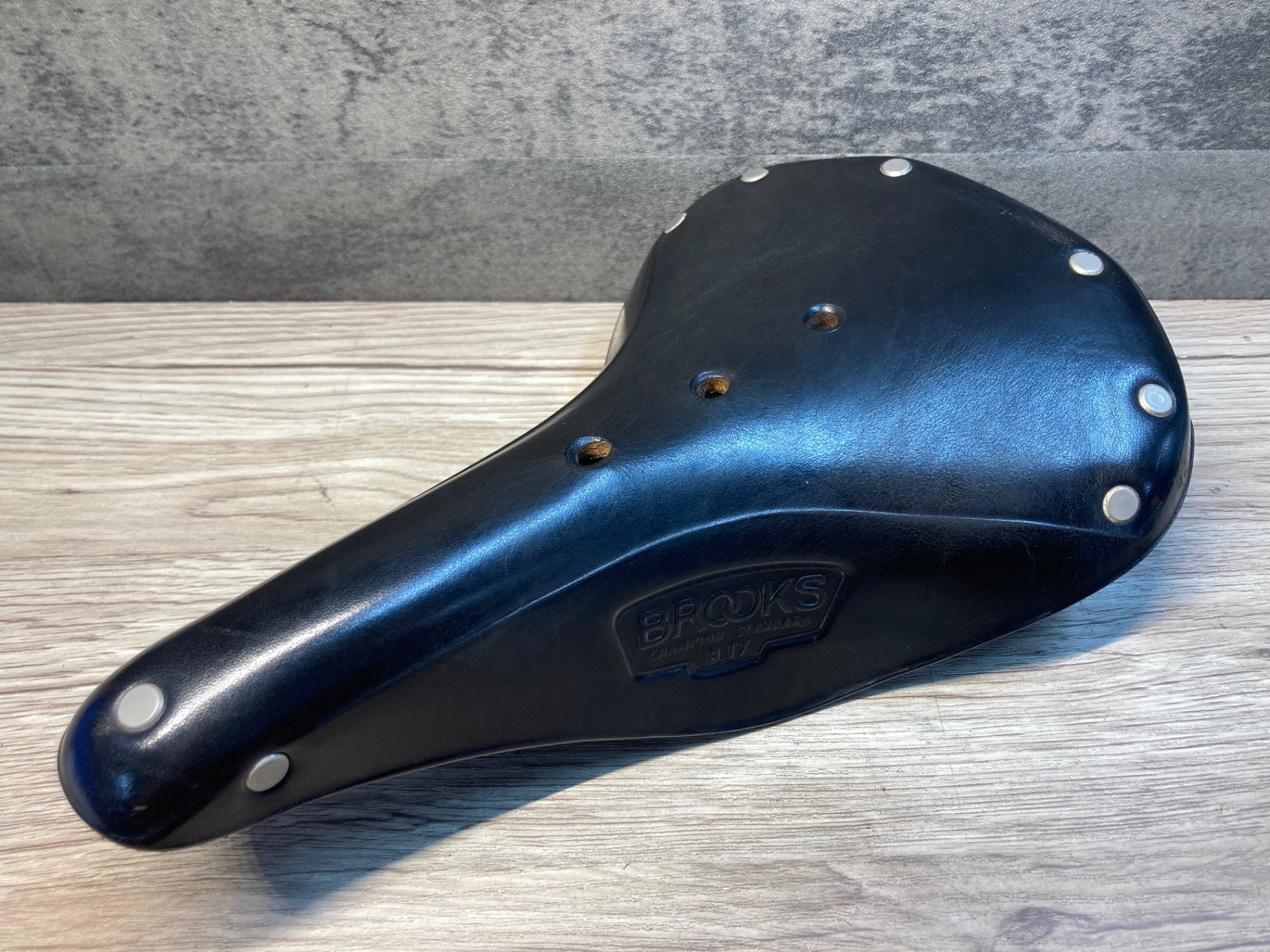 JJ695 ブルックス BROOKS B17 サドル 黒 – BICI AMORE ONLINE STORE
