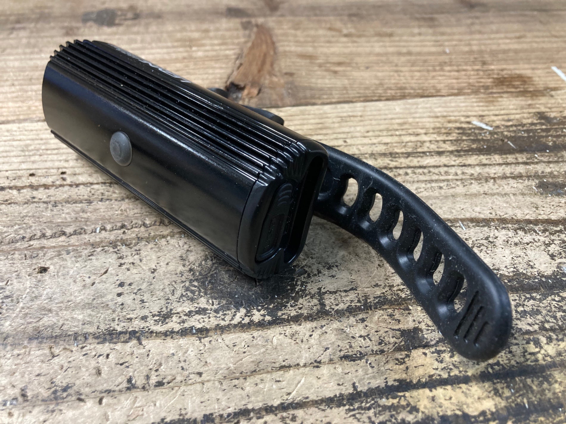 JV298 レザイン LEZYNE SUPER DRIVE 1250 XXL フロントライト Lezyne
