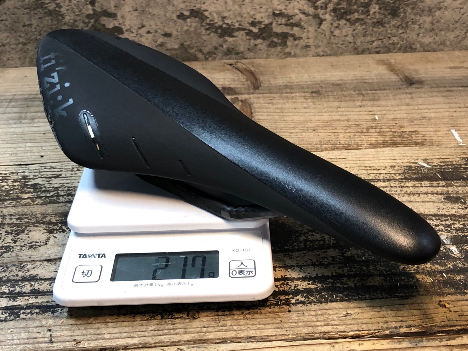 JM953 フィジーク fizik アリオネ ARIONE R1 サドル カーボンレール