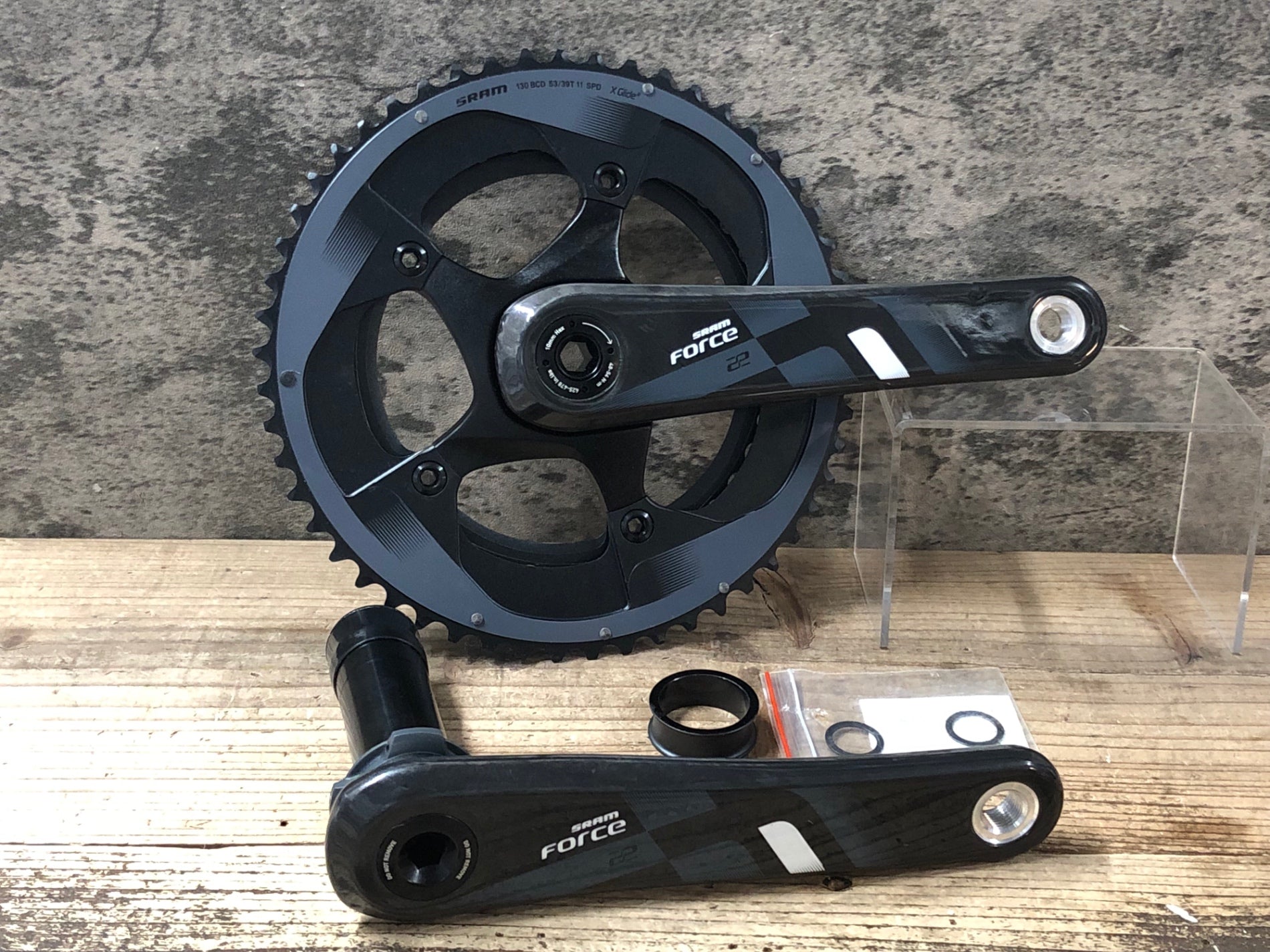 【美品】SRAM Force カーボンクランクセット 52/39T JS277 スラム SRAM FORCE 22 カーボン クランクセット 175mm BB30