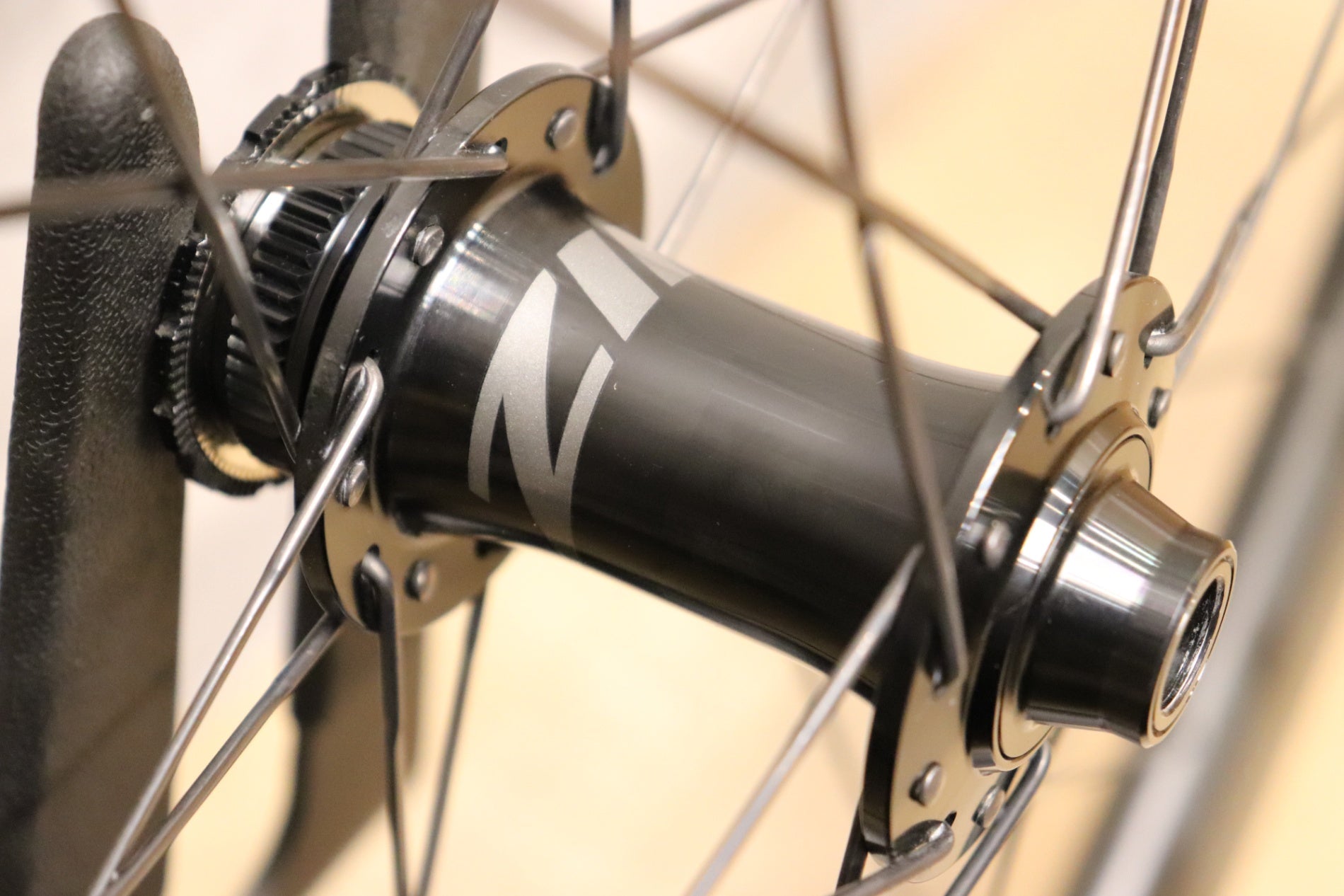 ジップ ZIPP 303S DISC フックレス カーボン クリンチャー