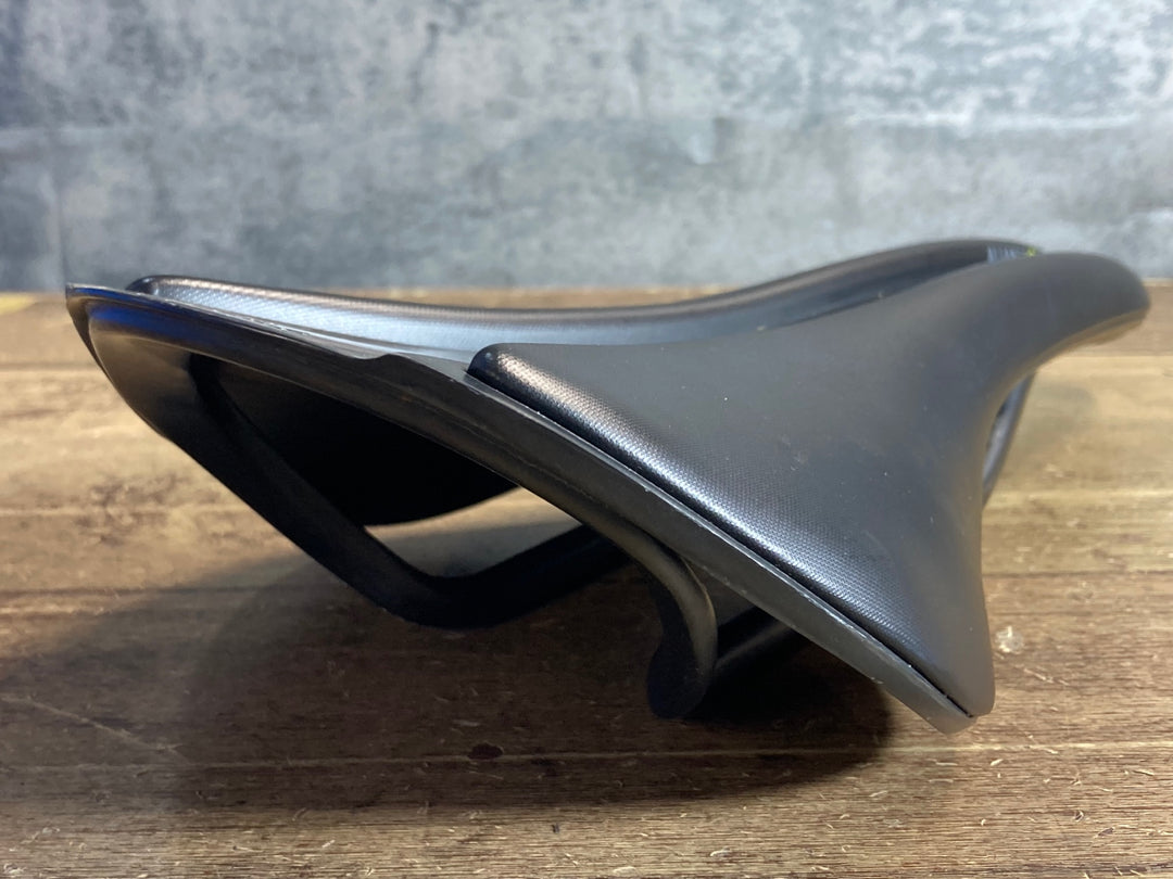 JV814 フィジーク fizik アンタレス ALIANTE VERSUS EVO 00 サドル 黒 136mm REGULAR カーボンレール