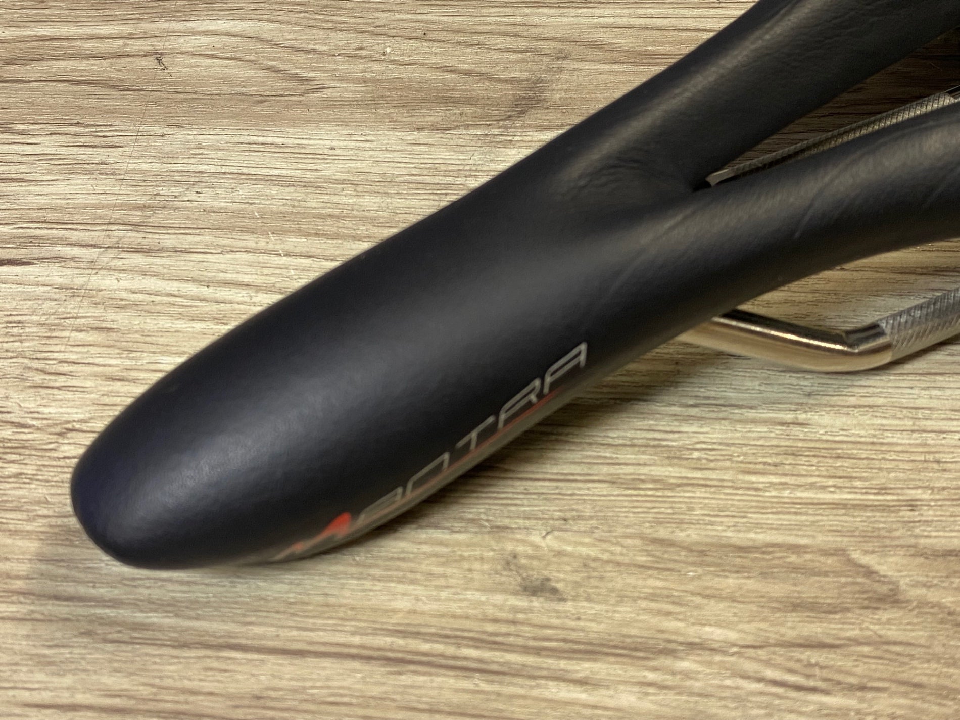 新品・箱入 Sanmarco Caymano サンマルコ ケイマノ　チタンレール JO560 セラ サンマルコ SELLE SANMARCO マントラ MANTRA サドル
