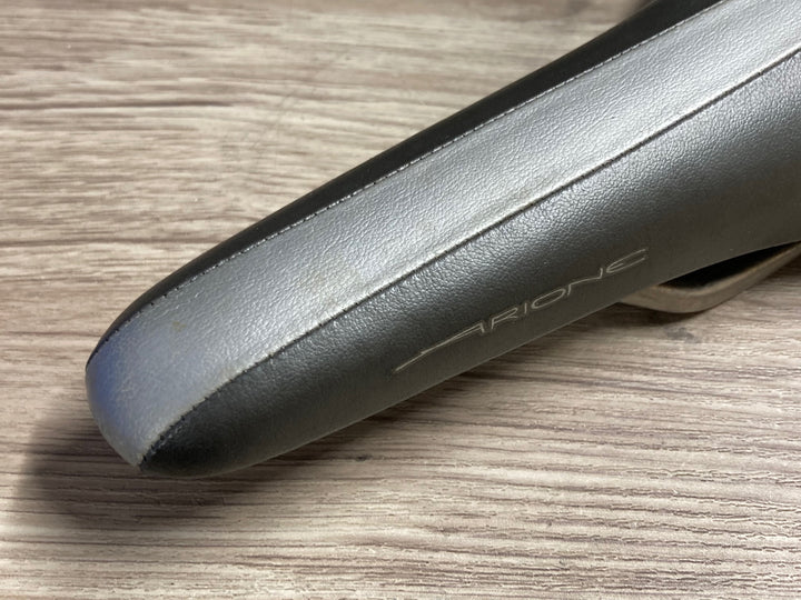 JR172 フィジーク fizik ARIONE サドル 黒 シルバー TITANIO レール