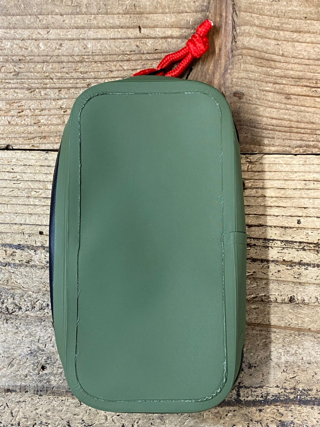 JY686 カフェドシクリステ CAFE DU CYCLISTE WALLET ウォレットポーチ オリーブ S