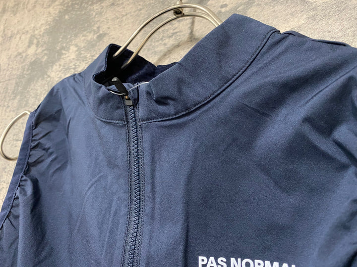 JY502 パスノーマルスタジオ PAS NORMAL STUDIOS Mechanism Stow Away Gilet ジレ サイクルベスト ネイビー M