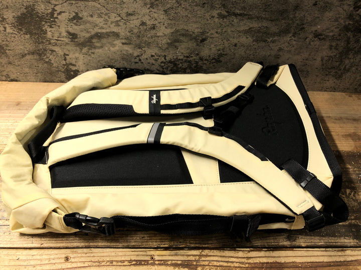 JZ627 ラファ Rapha BACKPACK 20L リュック バックパック SND