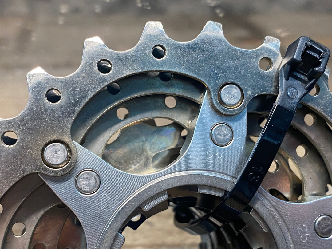 IX643 シマノ SHIMANO 105 CS-5700 スプロケット 12-25T 10S