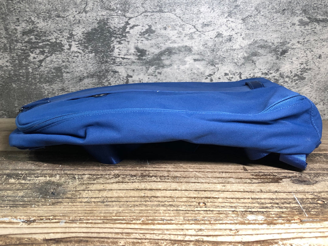 JD840 ラファ Rapha BACKPACK バックパック 青 ※動物の毛