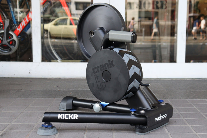 ワフー WAHOO キッカー KICKR V4 ダイレクトドライブ スマートトレーナー KICKR AXIS FEET付 【横浜店】