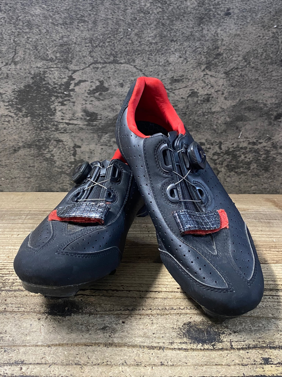 KB931 フィジーク Fizik R3 ROAD SHOES ビンディングシューズ 黒 3穴 EU41.5 ※タバコ臭
