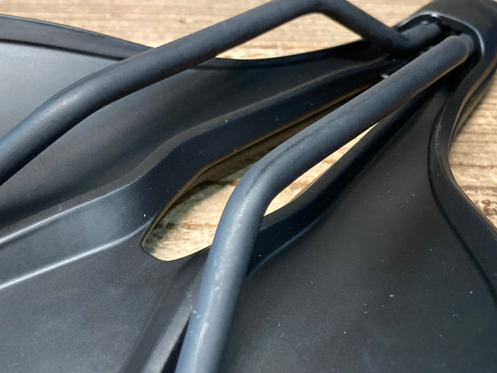 JM388 スペシャライズド SPECIALIZED POWER EXPERT MIRROR サドル 黒 155mm Hollow Ti レール