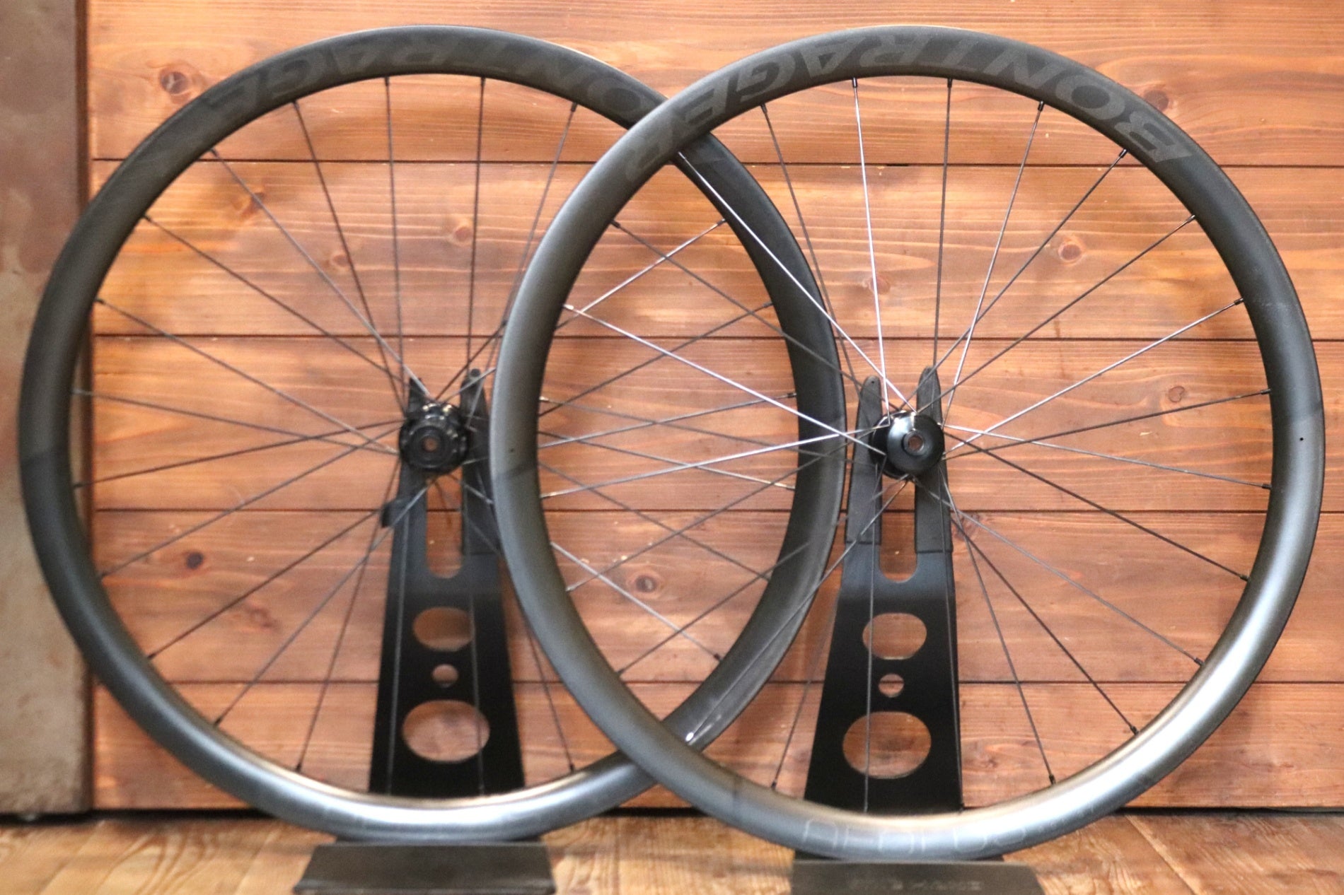 BONTRAGER RACE 700C 11s ロード　ホイール BONTRAGER RACE 700C 11s ロード ホイール 【公式通販】