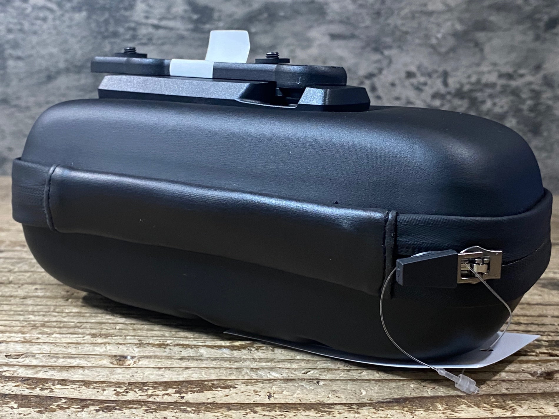 JU108 フィドロック FIDLOCK TWIST TOOLBOX ツールボトル 黒 マウント