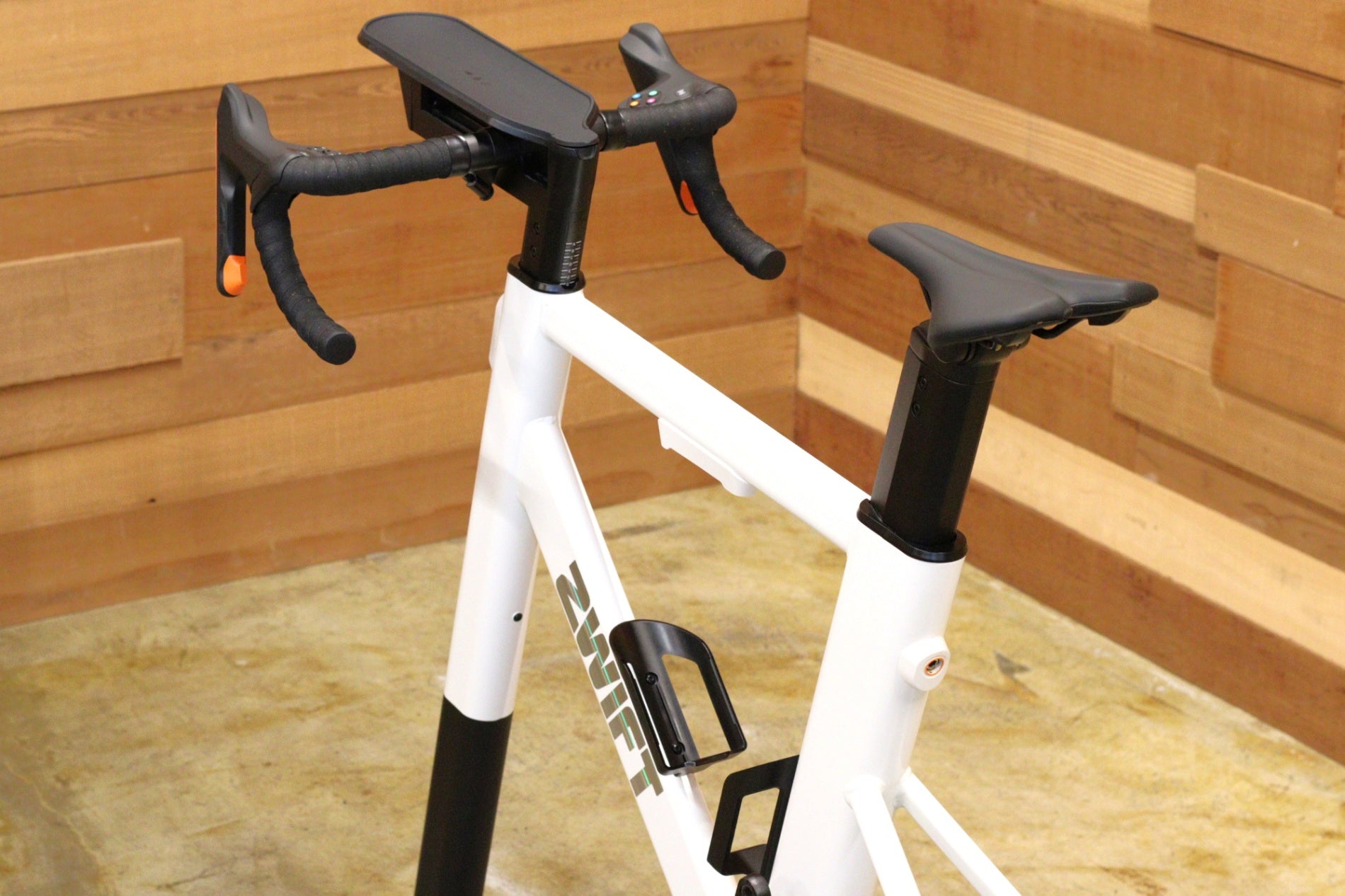 ズイフトライド Zwift Ride with キッカーコア KICKR CORE 1 スマート