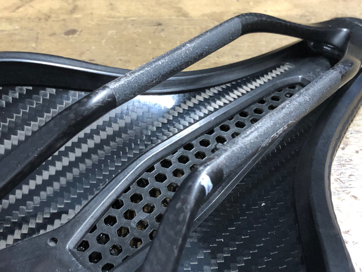 KM251 スペシャライズド SPECIALIZED S-WORKS POWER MIRROR サドル 155mm ※内部繊維ちぎれ破損のためジャンク