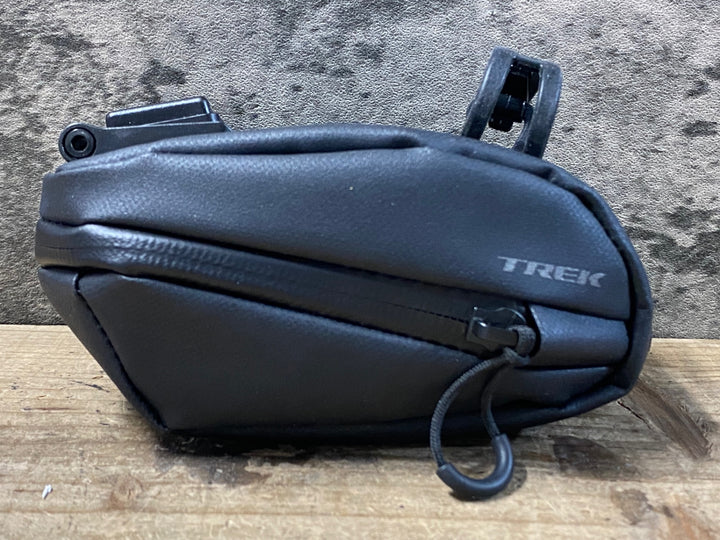KB675 トレック TREK ブレンダー BLENDR サドルバッグ 防水 黒