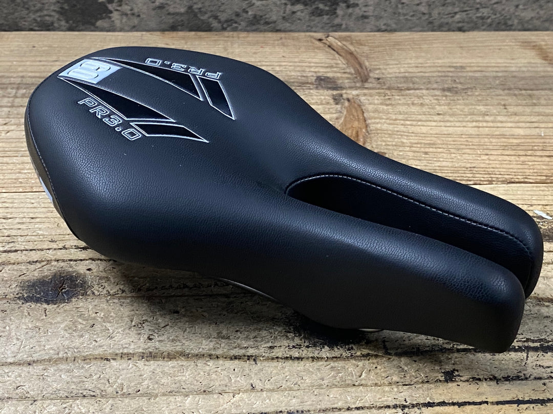 KP166 ism PR3.0 TYPHOON サドル 黒