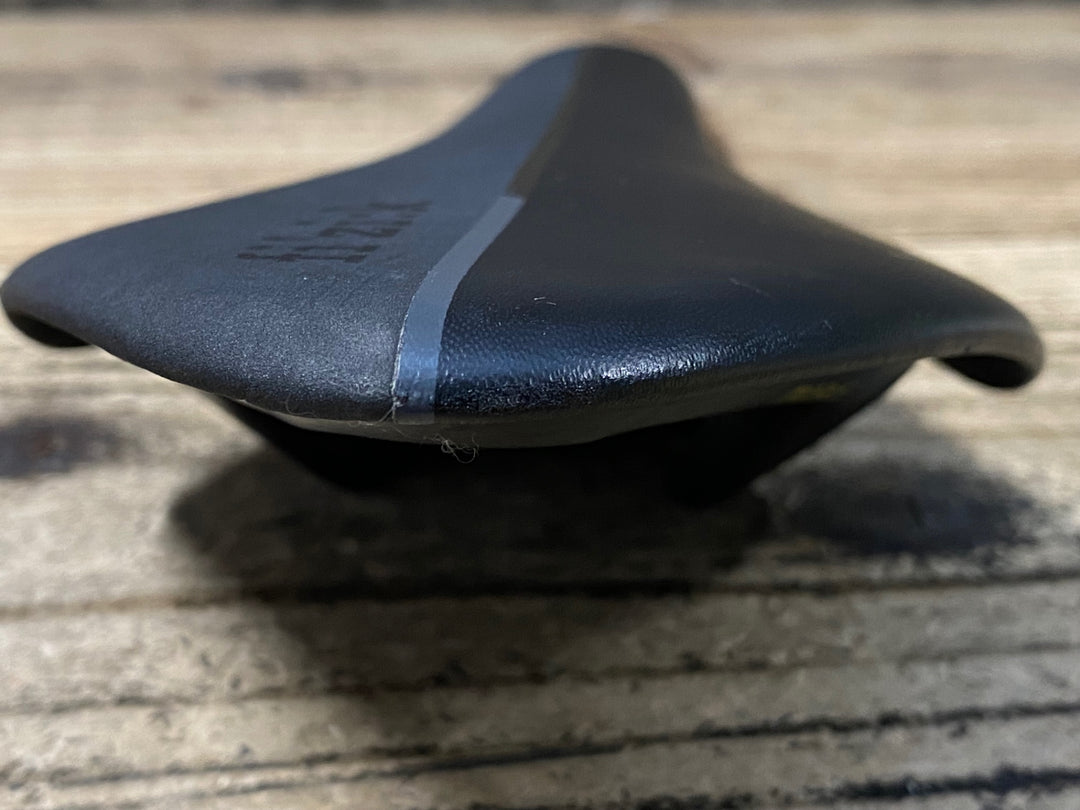 JY950 フィジーク fizik アリオネ ARIONE 00 MOBIUS サドル 黒 カーボンレール
