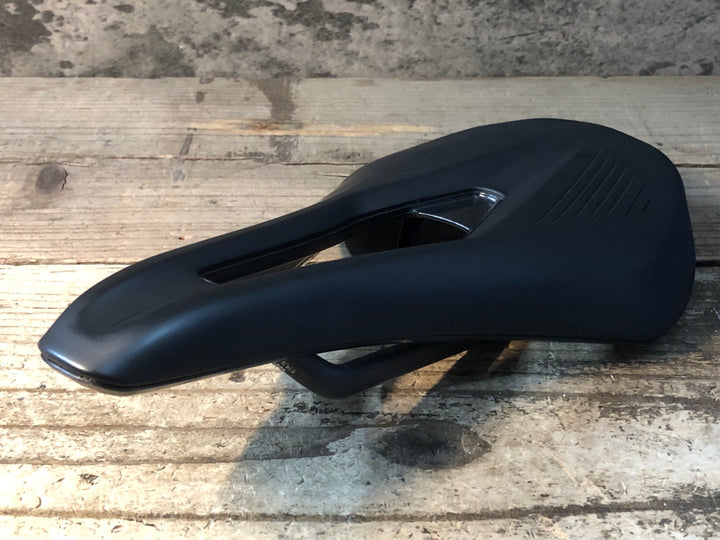JU418 フィジーク fizik ヴェント VENTO ARGO R1 サドル 黒 カーボンレール 140mm