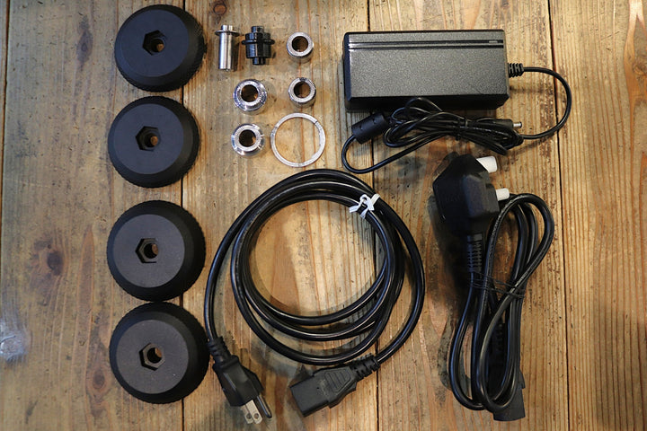 ワフー WAHOO キッカー KICKR V5 スマートトレーナー ローラー台 ZWIFT対応 KICKR  【東京南麻布店】