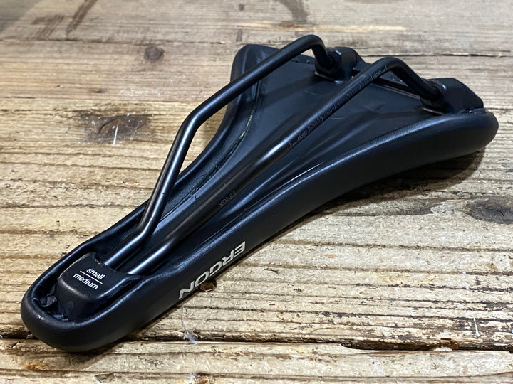 KC311 エルゴン ERGON SR man comp サドル 黒 TiNoxレール