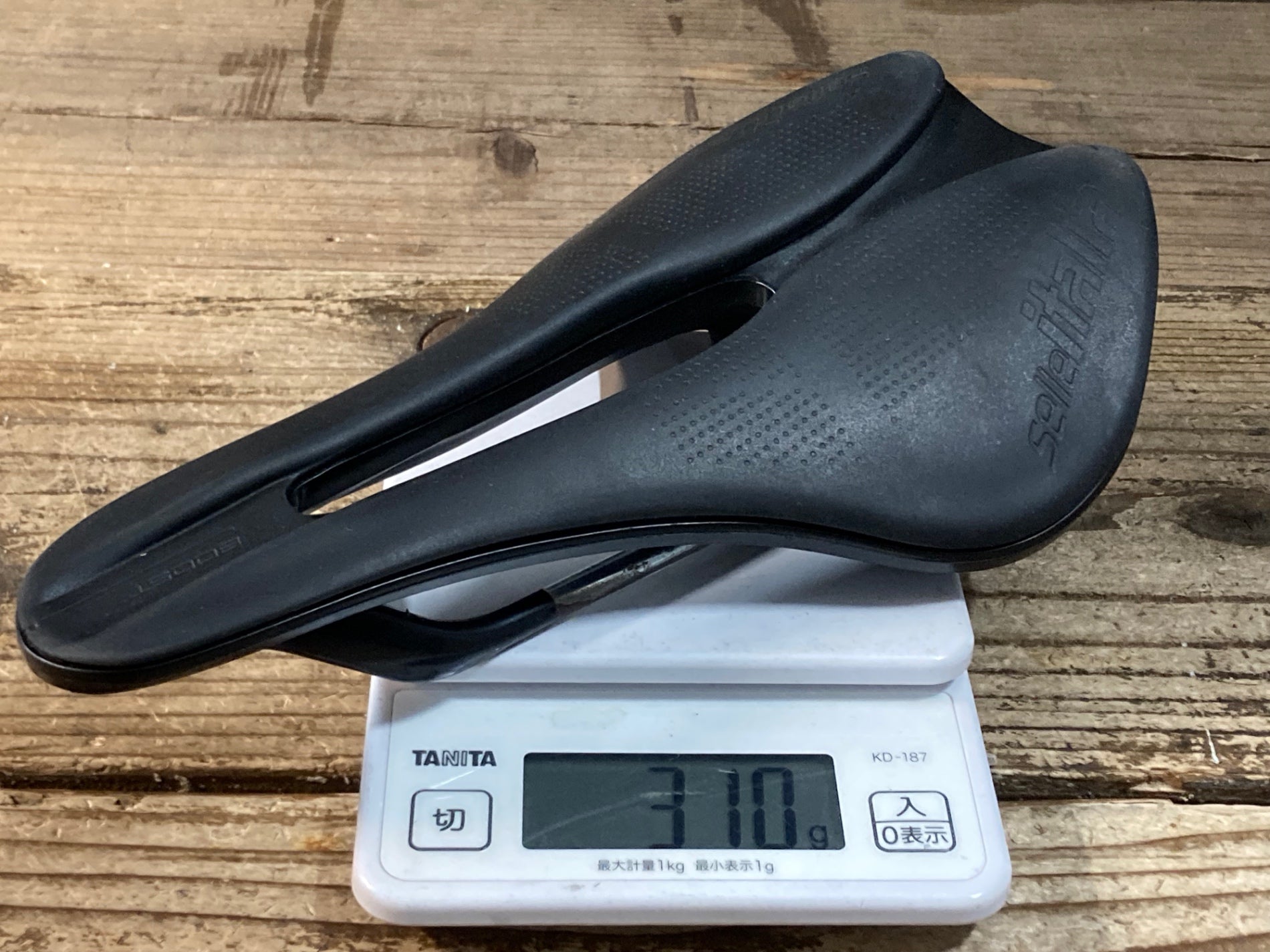 JZ021 セライタリア SELLE ITALIA NOVUS BOOST EVO サドル 黒 145mm